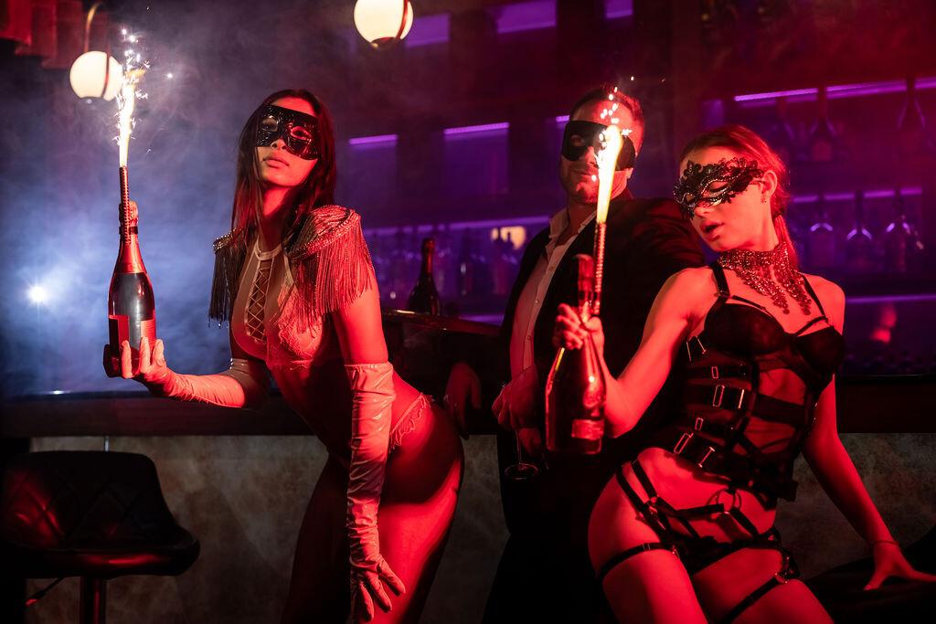 RED LIPS Strip Club | Cabaret | Night Club
