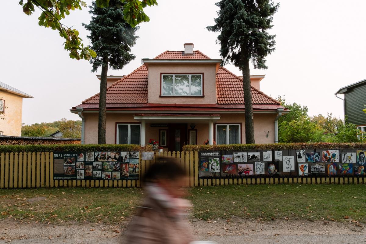Gallery image