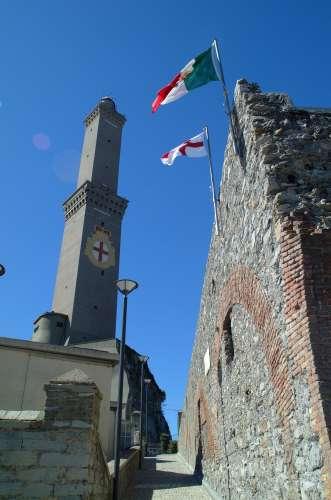 Lighthouse (La Lanterna)