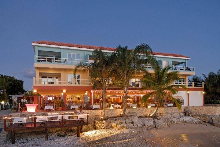 Den Laman Condominiums