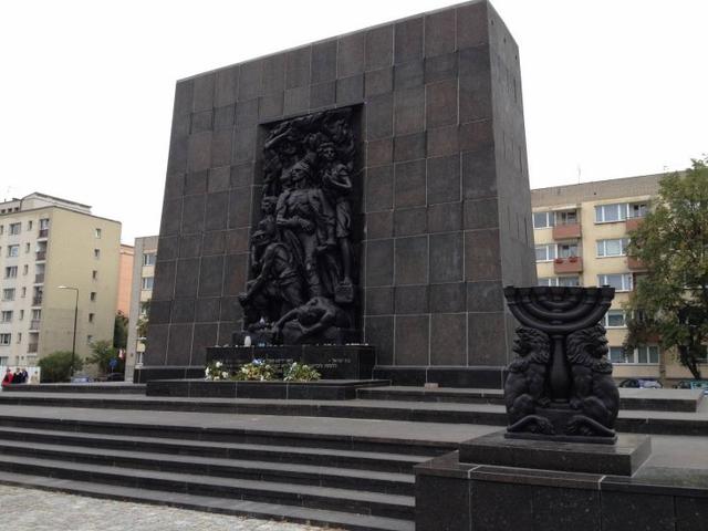 Ghetto Heroes Monument