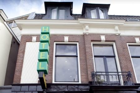 Stone Hotel & Hostel