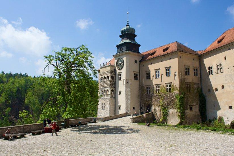 Pieskowa Skała Castle