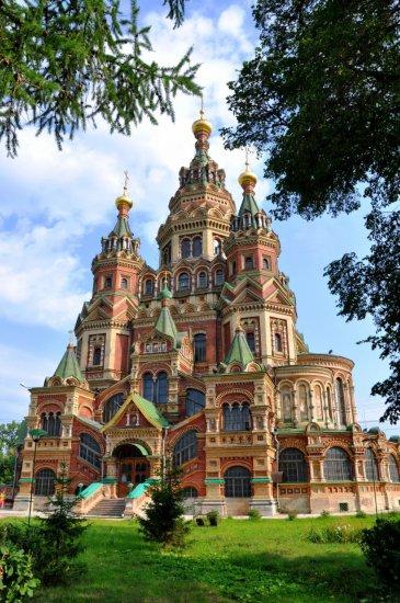 Peter and Paul Cathedral in Peterhof