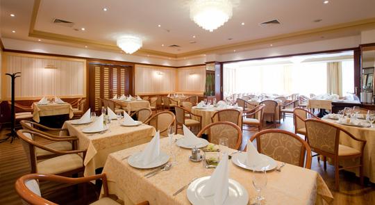 Hotel Paka Restaurant