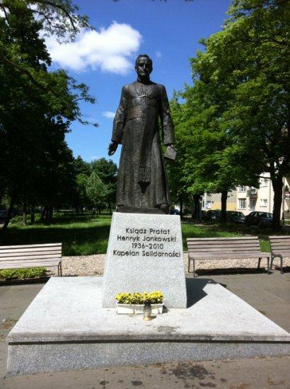 Father Jankowski Statue