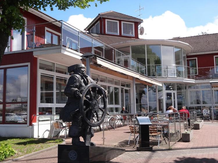 Yacht Club Guesthouse