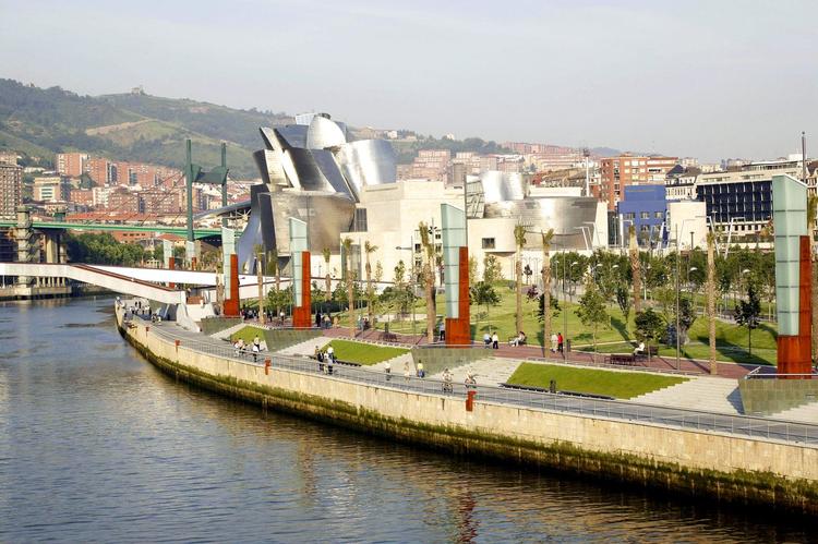 Abandoibarra riverbank