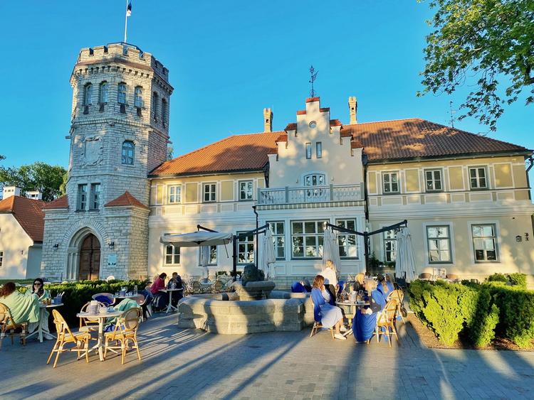 Estonian History Museum - Maarjamäe History Centre