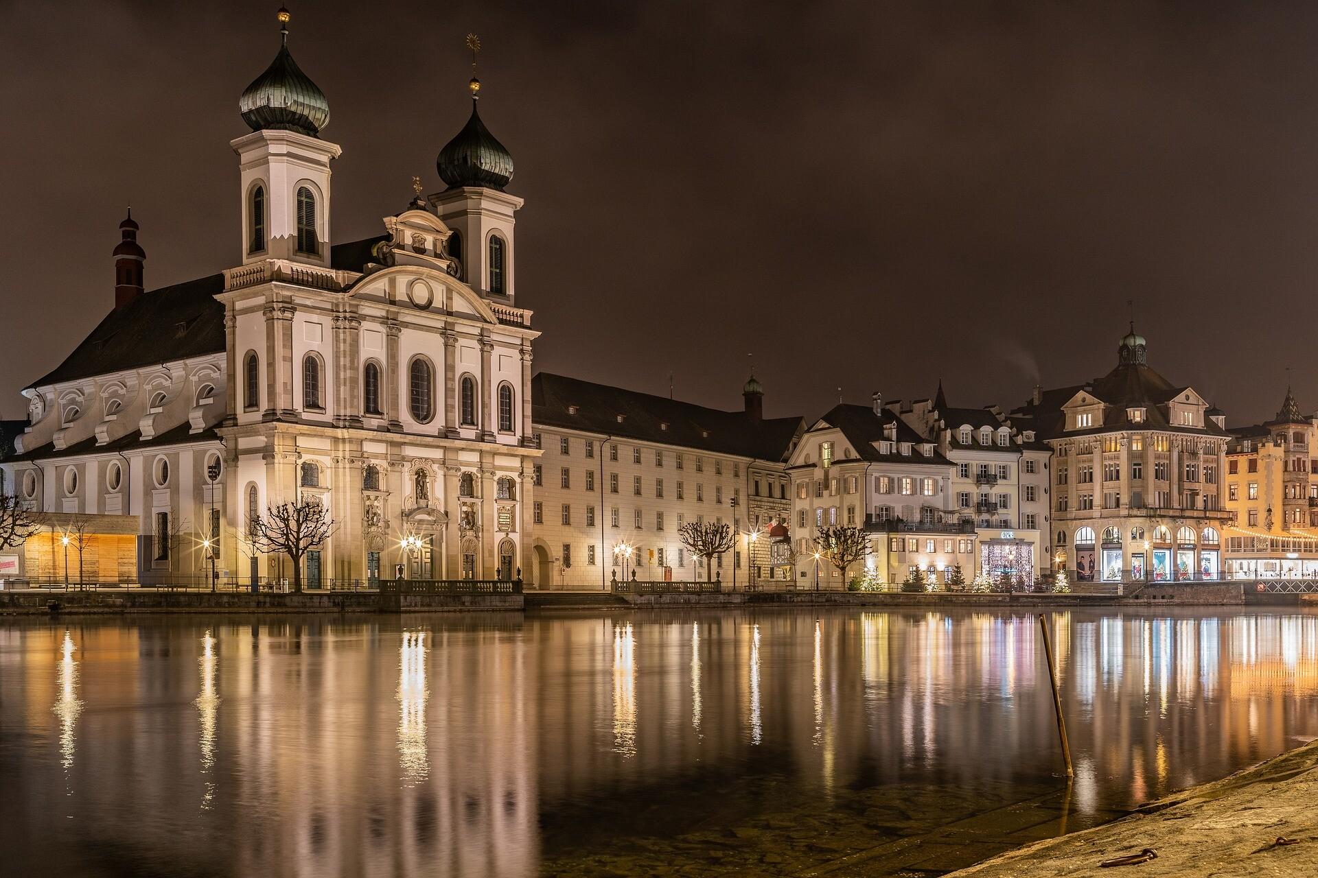 Christmas Traditions & New Year's Eve in Lucerne