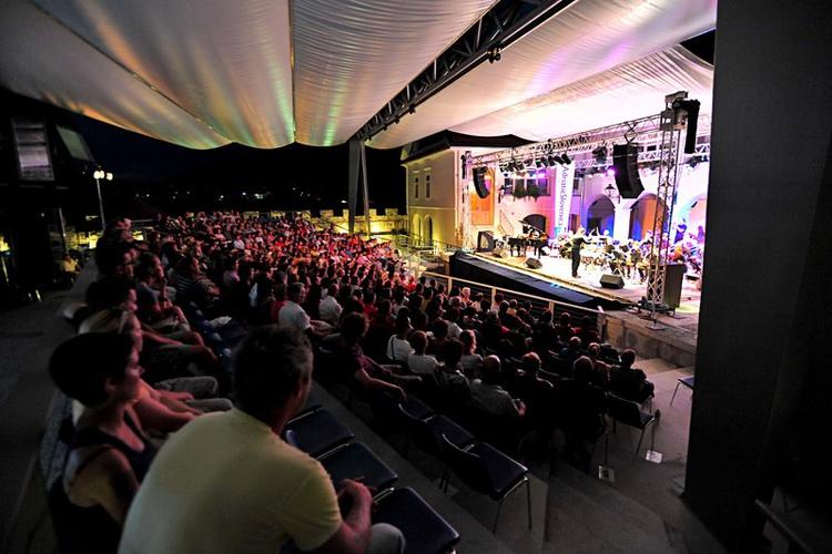 Khislstein Summer Theatre